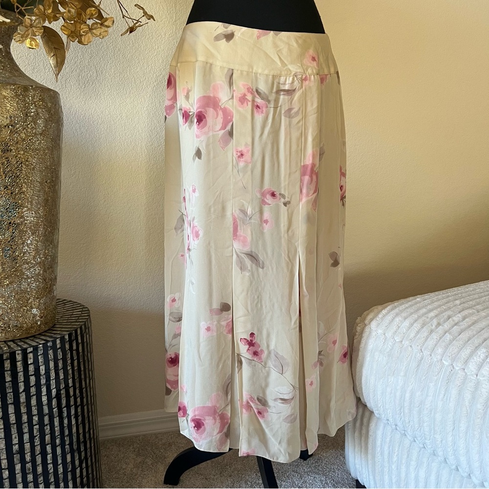 SOLD Rena Rowan 100% Silk Romantic Midi Skirt Cream base and Soft Pink floral - Picture 3 of 9